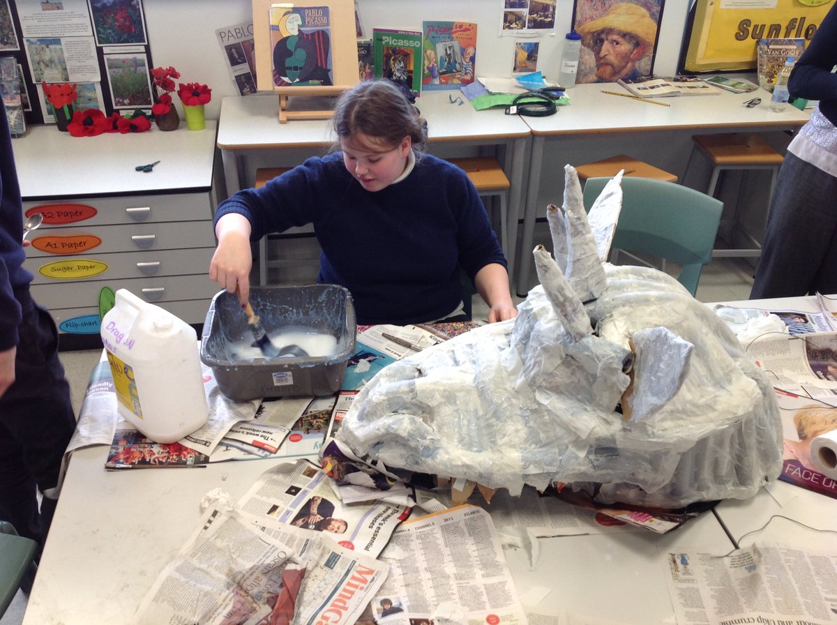 Things got a bit sticky with the dragon! <a href="/ysgolygogarth/">ysgol y gogarth</a> #leadcreativeschools #missingdragon #welshdragon