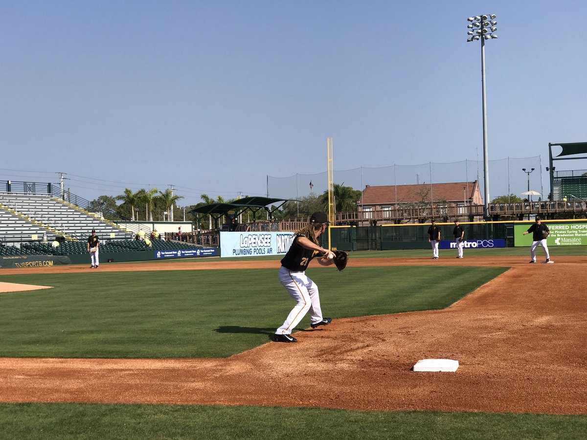 Infield drills to get us started this morning. PiratesST https//t.co