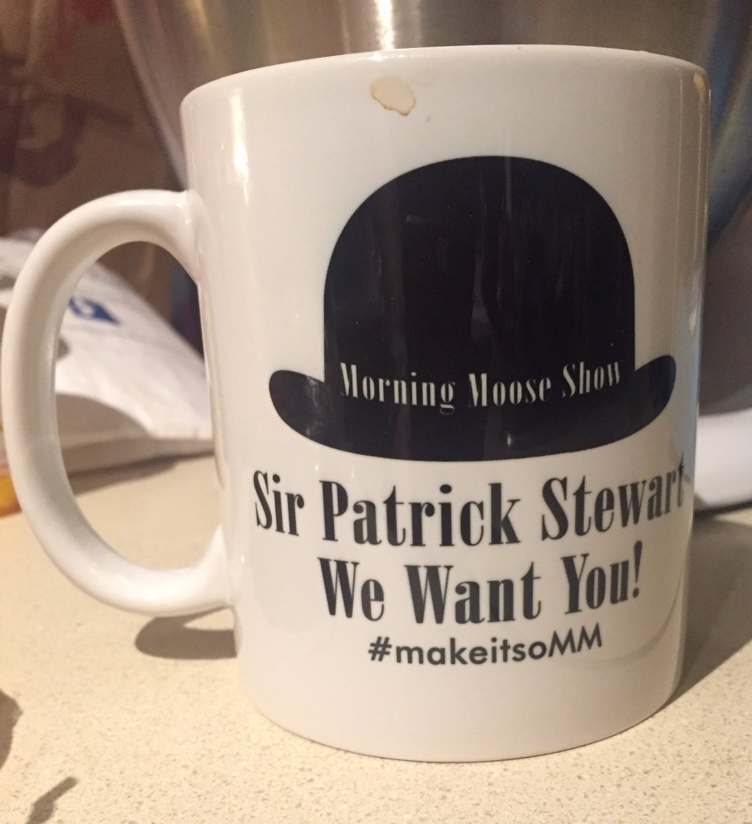 JodieDubya's tweet photo. @SirPatStew @lazermoose @AMBSoX I participated in the #makeitsomm #dothemorningmoose campaign and all I got was this mug https://t.co/mEv7MkAZh3