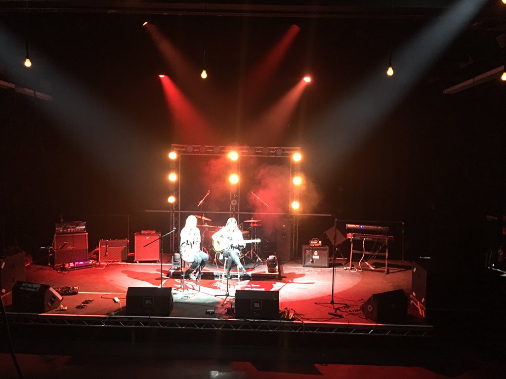 Musictechs1's tweet photo. Performance week kicking off last night with a blinding show from the first years! @Nbcol @MusicNorthbrook https://t.co/CqdFRzOyxC