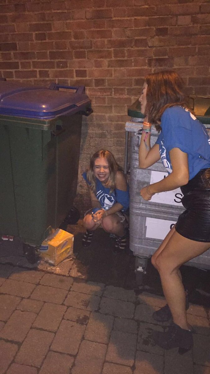 B_Kitwood's tweet photo. Happy 20th Birthday to this little ray of sunshine @heavy_gl0om 🍾 uni wouldn't be the same without you, can't wait to celebrate tonight 💛 https://t.co/yZZYdk5ZPC
