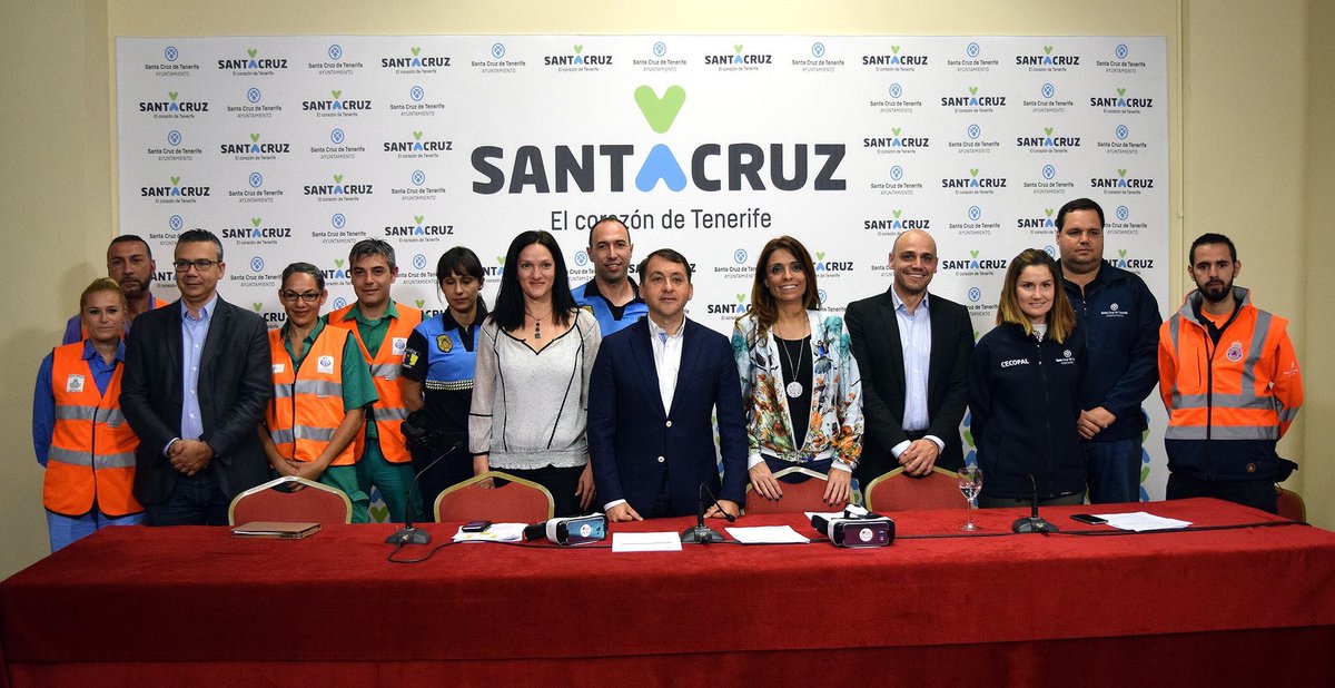 SocDesarrollo's tweet photo. Santa Cruz cierra un #CarnavalSC17 @SCenCarnaval de asistencia popular masiva y repercusión histórica https://t.co/2RckmG7frx https://t.co/sURvt70AHl