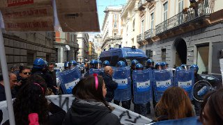 NonunadimenoNa's tweet photo. #FeminiSTRIKE Salvini è al @mattinodinapoli cacciamo @matteosalvinimi #napoli  è #antisessista #antirazzista #NapoliLibera https://t.co/aLNTinbtig