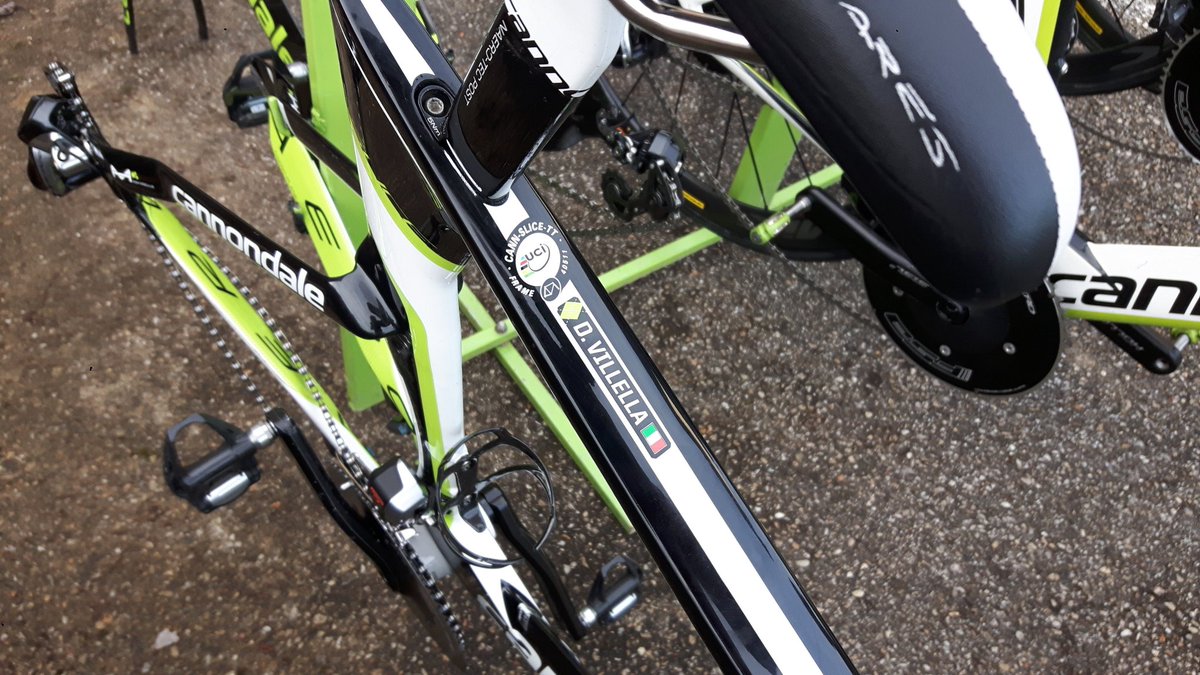 13.53: <a href="/Davide_villella/">Davide Villella</a> 
14.07: <a href="/lawsoncraddock/">Lawson Craddock</a> 
15.53: <a href="/davideformolo/">roccia</a> 
16.01: <a href="/KristijanKoren/">Kristijan Koren</a>