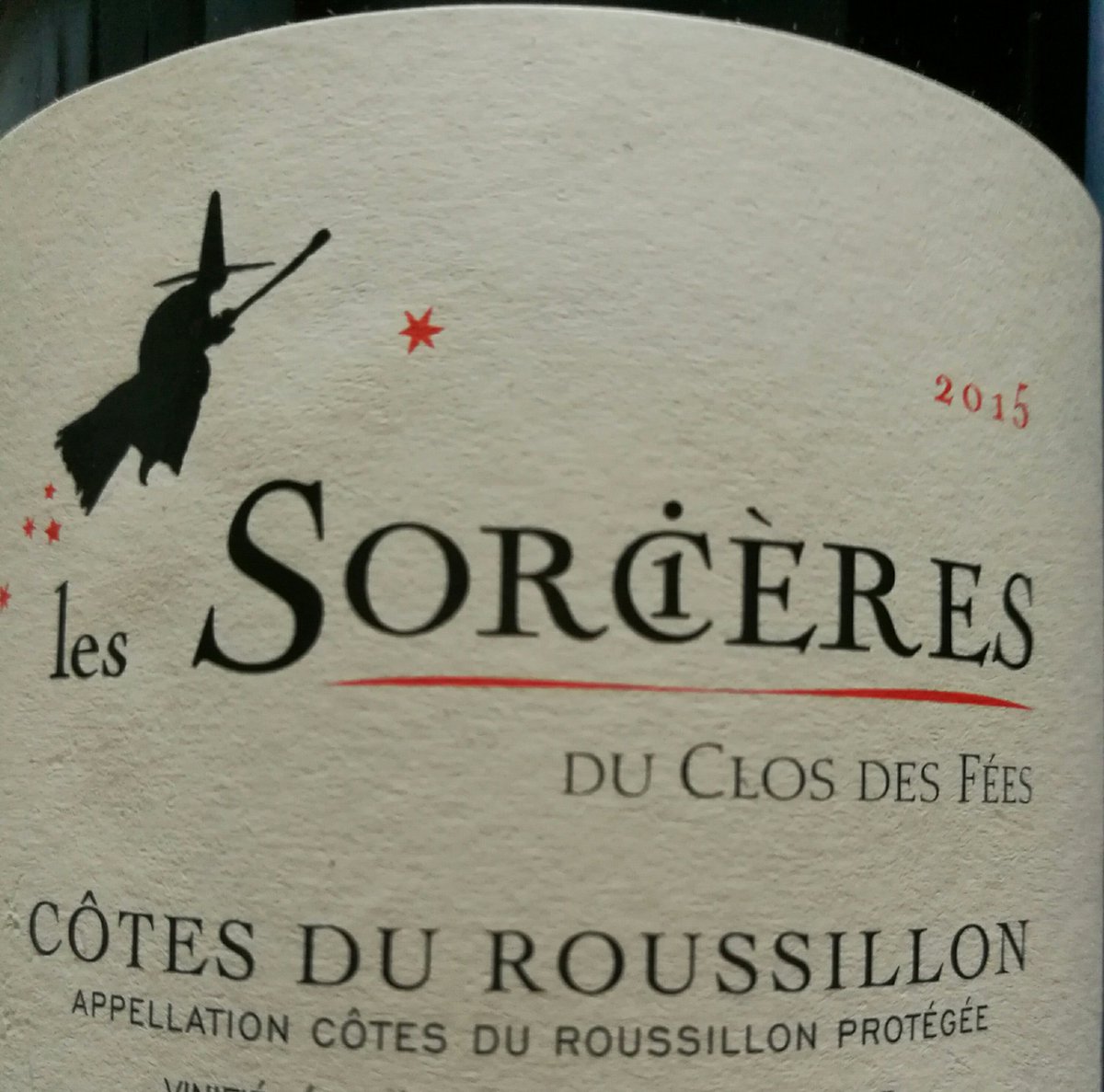 In_MyCave's tweet photo. Pour la #JourneeDeLaFemme , arrêtons la chasse aux... du Clos des Fées 😉 https://t.co/cowZ87eAaX