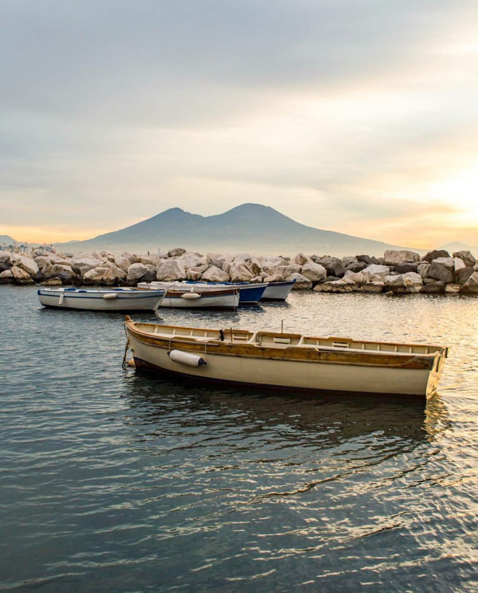 📸 Lungomare &amp; Vesuvio 
📍 Napoli, Campania.
