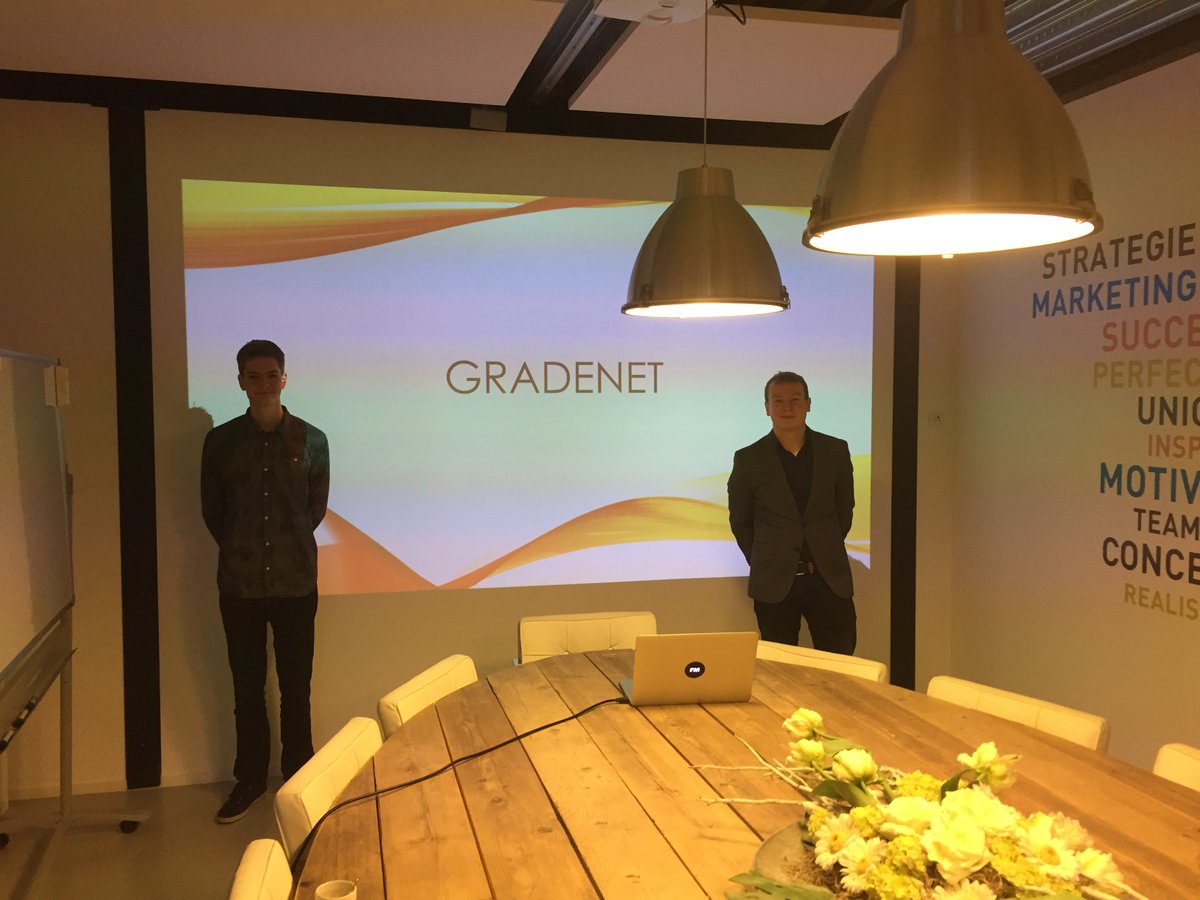 Bram van der Beek &amp; Robert van Eijk hebben hun concept Gradenet gepresenteerd . Goed gedaan heren! #voorbeeldstudenten #ondernemend  #lef