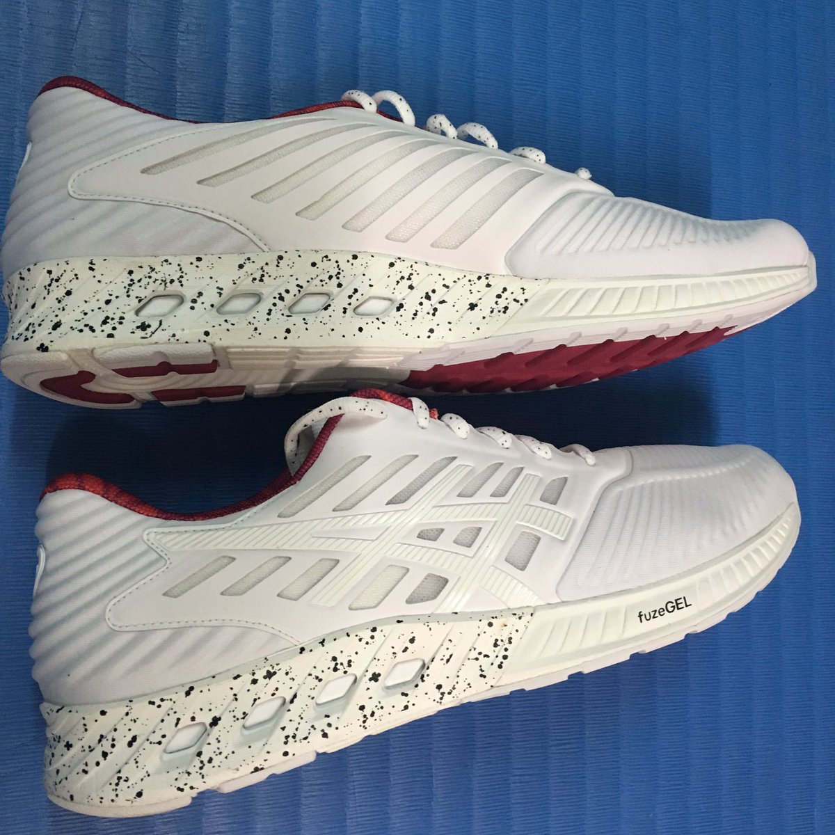 ট ইট র 加藤広人 Asicsと早稲田大学のコラボシューズ 真っ白でかっこいい 私服でも履けそう キャンパスストア早稲田 Asics オンラインストアで買えます 白だけじゃなくて黒もあるので皆さん是非 Asics Fuzexwu Wasedaオリジナル T Co