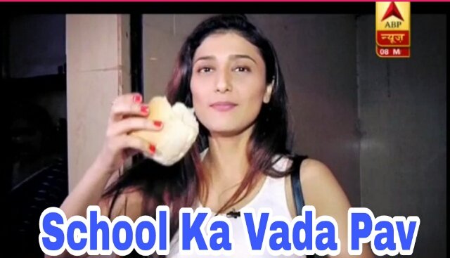 RSoniSingh's tweet photo. Now I know more about @iraginikhanna 
Thanks @SBSABPNews you connect Fans and Star.Some beautiful memories of Ragini's School
#schooChaleHum https://t.co/y5OpdfQCpi
