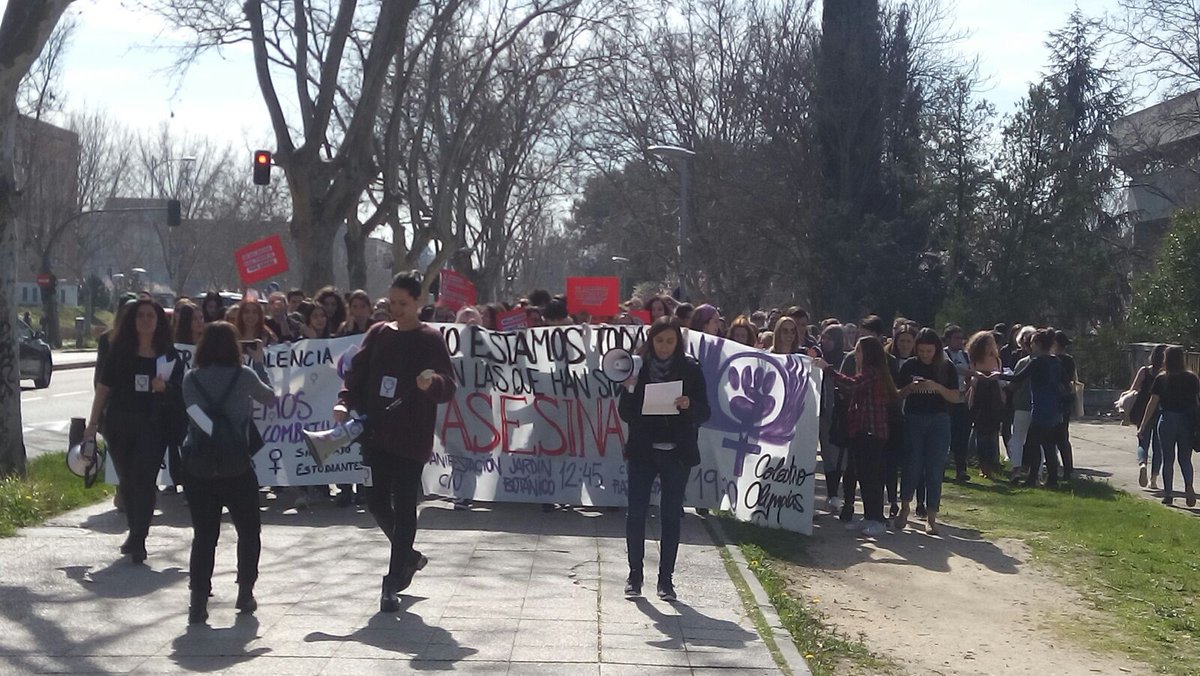 LibrsyCombativs's tweet photo. ¡Salimos a las calles desde la UCM y paramos las clases para decir basta ya de violencia machista! #libresycombativas https://t.co/EvYHv7jUqM