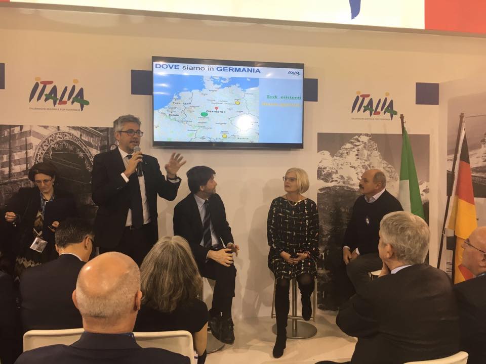 ENIT_italia's tweet photo. Lazzerini: La Germania è un Paese importante per noi, vogliamo investirci molto, stiamo per aprire la sede di Berlino
#ITBBerlin #ItalyatITB https://t.co/N1iGXqIvN6
