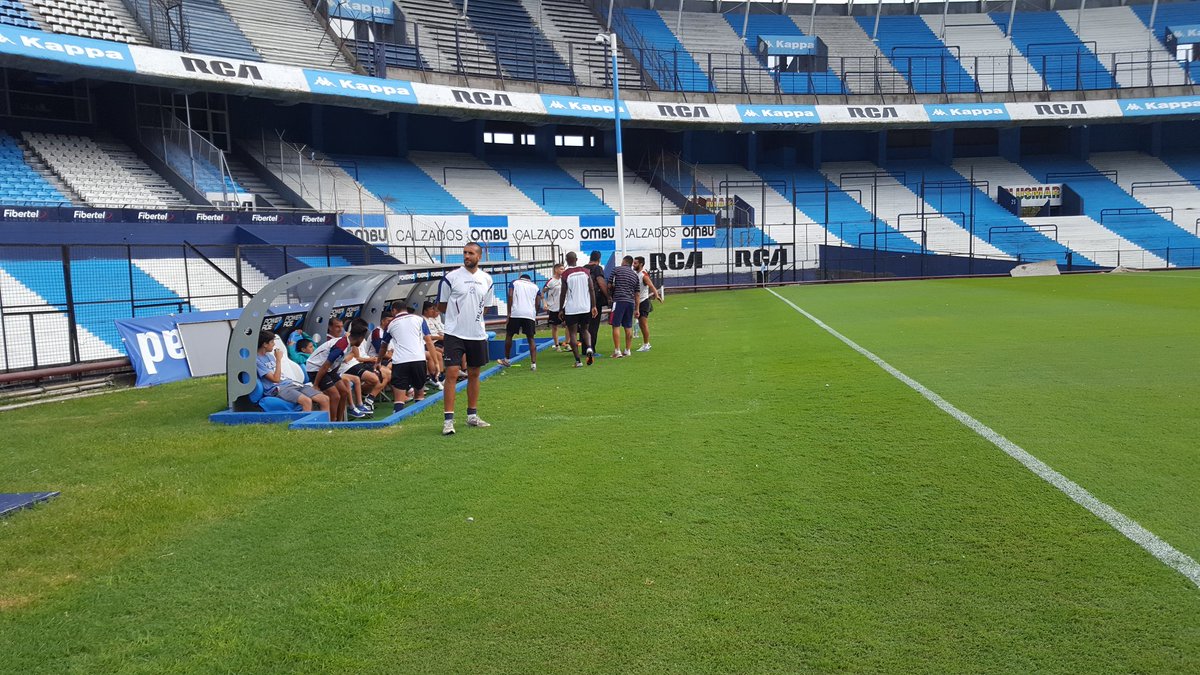 DepoMerloTV's tweet photo. En instantes #DeportivoMerlo - #Racing https://t.co/IJixpt50BF