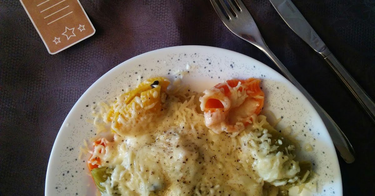 LIDIACASADEMONT's tweet photo. Lumaconi de paprika i api, cúrcuma, nero di sèpia,… https://t.co/WU8OiU2fq3 #beixamel #cuina #emmental #farina #formatge #vadeteca #foodie https://t.co/SZOUYxhudW