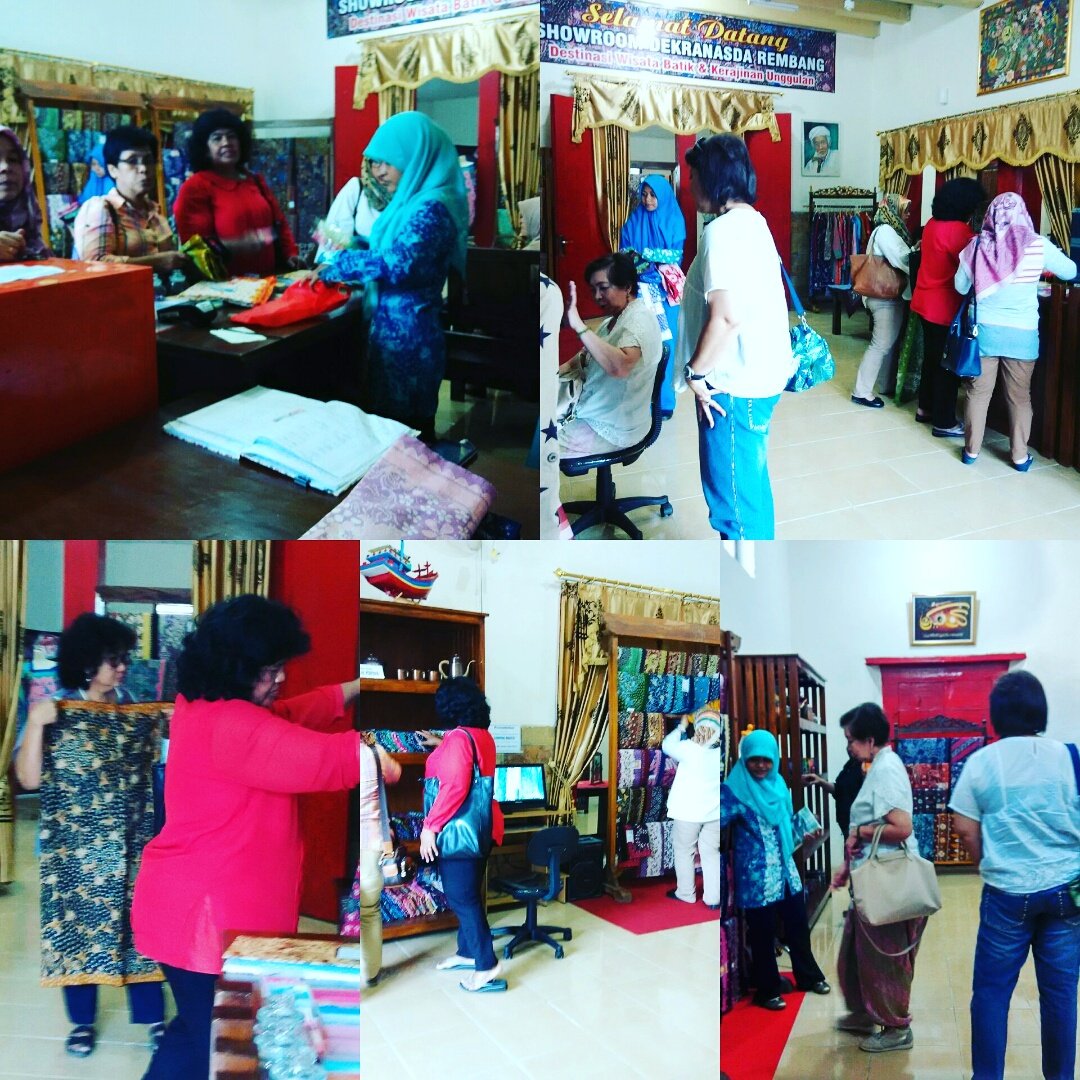 Rombongan dari jakarta ...,
Harga murah tapi tidak murahan
Hanya di Showroom Dekranasda Rembang ....
Jln.untung suropati no 27 lasem