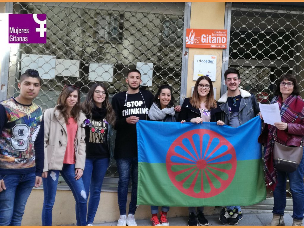 gitanos_org_CYL's tweet photo. Desde #FSGSalamanca nos unimos al paro internacional de mujeres “Solidaridad es nuestra arma”#Nosotrasparamos #DiaInternacionalDeLaMujer ♀️ https://t.co/IZ8KM7n4TW