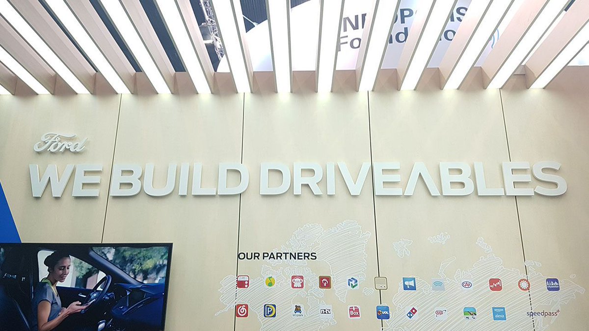 techprincess_it's tweet photo. Da Spotify all'IoT: vi raccontiamo il presente e il futuro della tecnologia #AppLink di @forditalia :D https://t.co/NevNdD2EfG https://t.co/D0dUo65Gww
