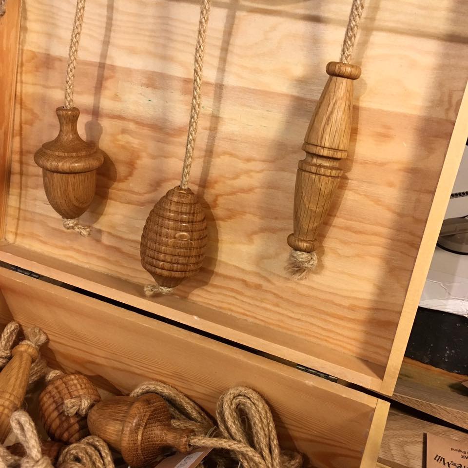 #handmade #oak #lightpulls 2 metres of jute rope .Little details make all the difference to a #home wouldn't you say?cornflowerandcalico.co.uk