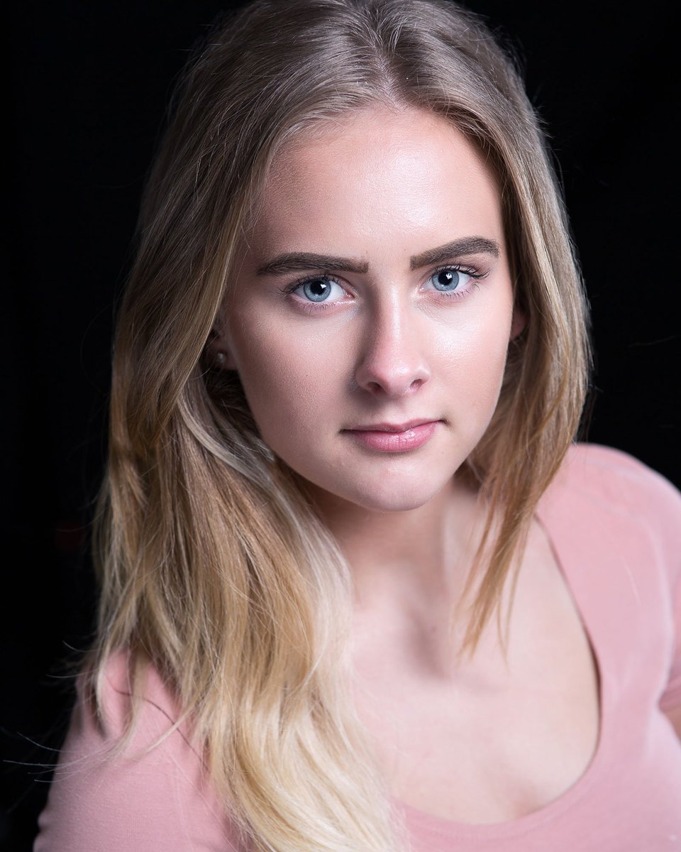 JBeedham's tweet photo. Looking to get into drama school? Many drama schools now ask for a headshot photo as part of their entry. #dramaschool #acting #actor https://t.co/t46KzrBpTL