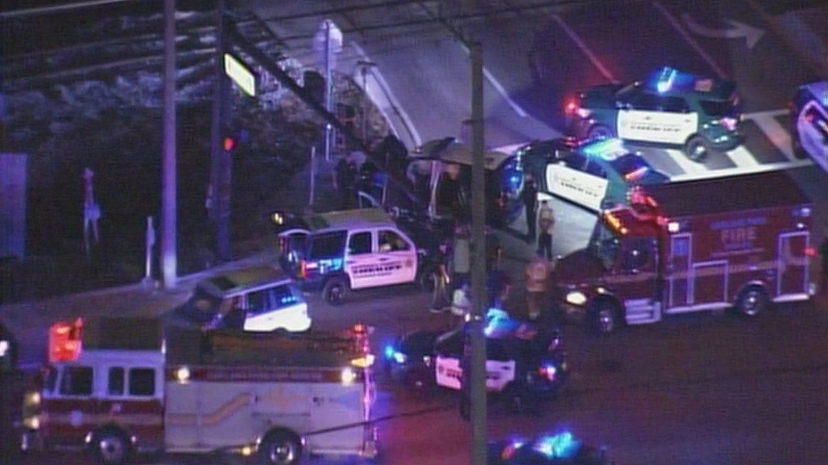 BSO deputy K9 unit involved in crash. Drivers are being rerouted. bit.ly/2n5xlu1 https://t.co/JXloLWzOE5