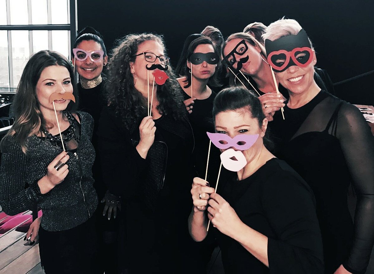 🎀 Brand event 🎀 <a href="/TiVre_Utrecht/">TivoliVredenburg</a> #hunkemoller #sheropower <a href="/talitaegberts/">Talita Egberts-HKM</a> <a href="/sylgeus/">Sylvia.</a> @cat_hkm <a href="/dotjehkm/">dot</a> @Dimitri_HKM <a href="/P_Mountford/">Philip Mountford</a>