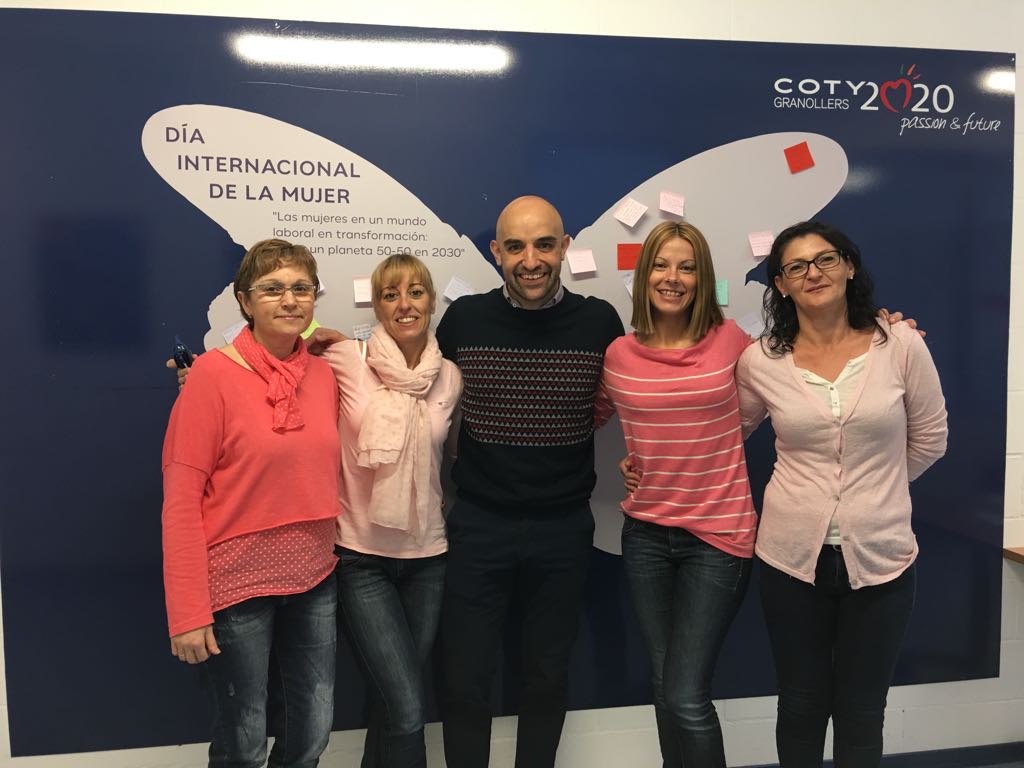 alargala's tweet photo. #IWD #IWD2017 #WomensDay
#8demarç Nice team and good friends  😊😍😙😉 https://t.co/G3VqGphogv