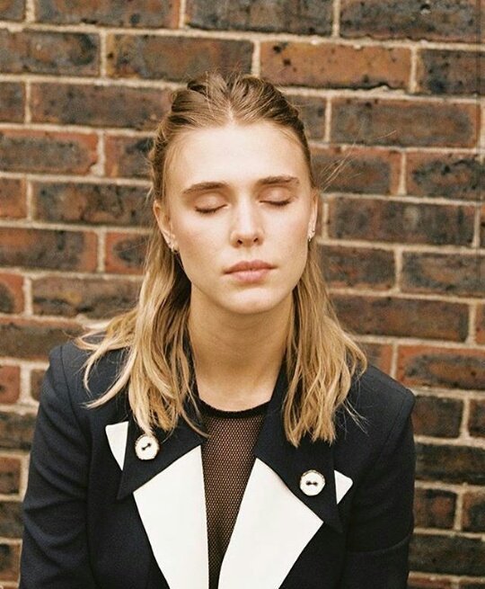 《MODERN AU》 COSTIA.

☆Exchange student.
☆Criminology student
☆Write and do theater.
☆I'm back.