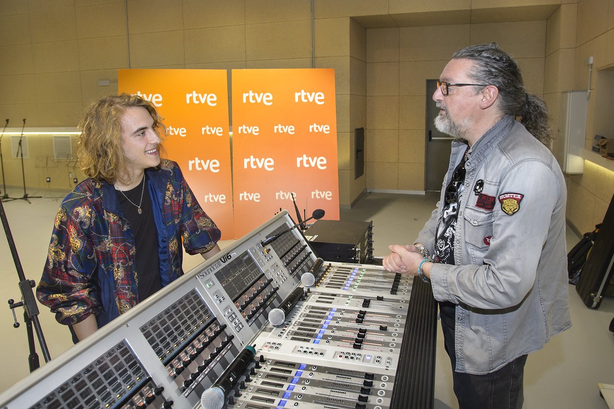 eltelevisero's tweet photo. .@ManelNMusic ya trabaja en la puesta en escena junto al belga Pannecoucke https://t.co/VUsBh0jPdb https://t.co/odgBrHifqQ
