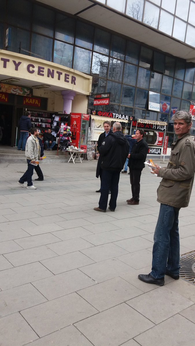 DanijelCvetkovi's tweet photo. #Kradule u osiromasenoj akciji u Vranju https://t.co/kZ6slPBogy