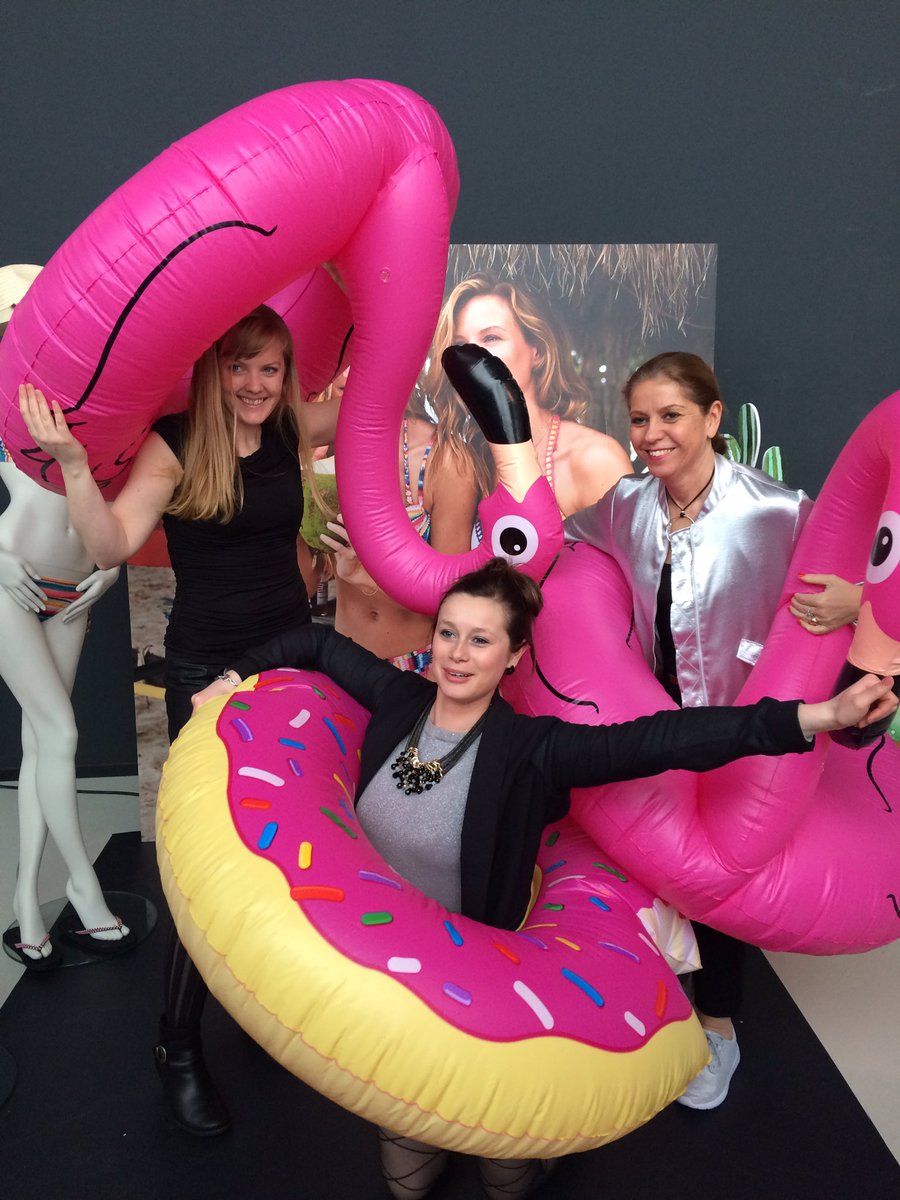 Flamingofun #sheropower #brandevent #hkmfun <a href="/DensDominique/">Dominique Dens</a> <a href="/P_Mountford/">Philip Mountford</a> @Dimitri_HKM