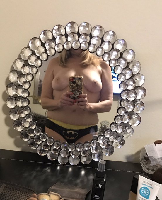 Who sees what I see?  New panties peeps#batmantoo cute for words https://t.co/Y1CFyLCOKf