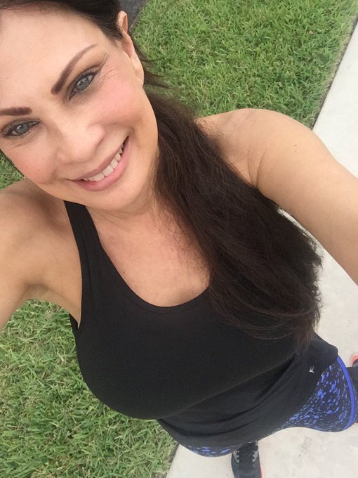 Workout in fla house https://t.co/59QfLiRskG