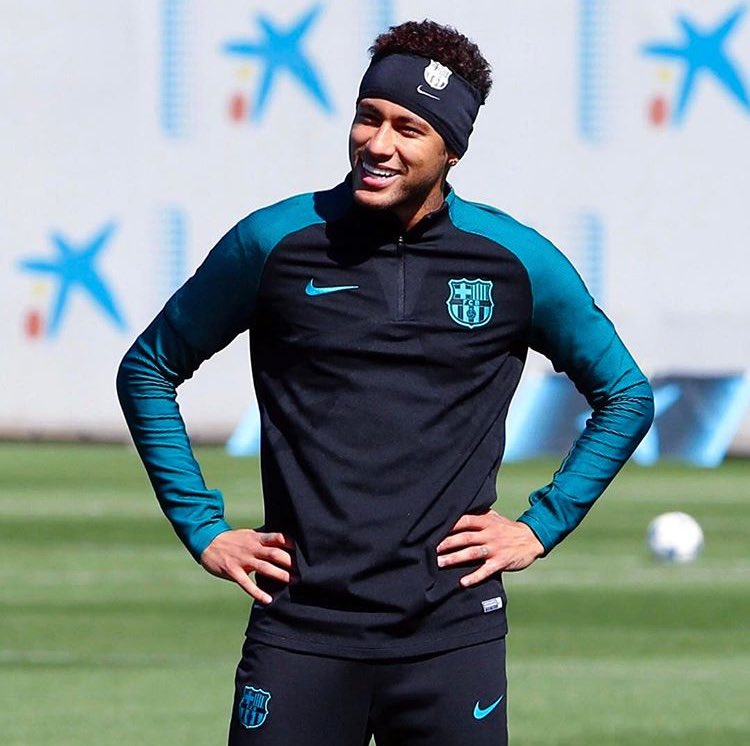 Footballtweet's tweet photo. This season:

La Liga:
Neymar - 8 goals, 22 games.
Ramos - 6 goals, 17 games.

UCL: 
Neymar - 2 goals, 6 games.
Ramos - 2 goals, 6 games. https://t.co/VKryQsQSZY