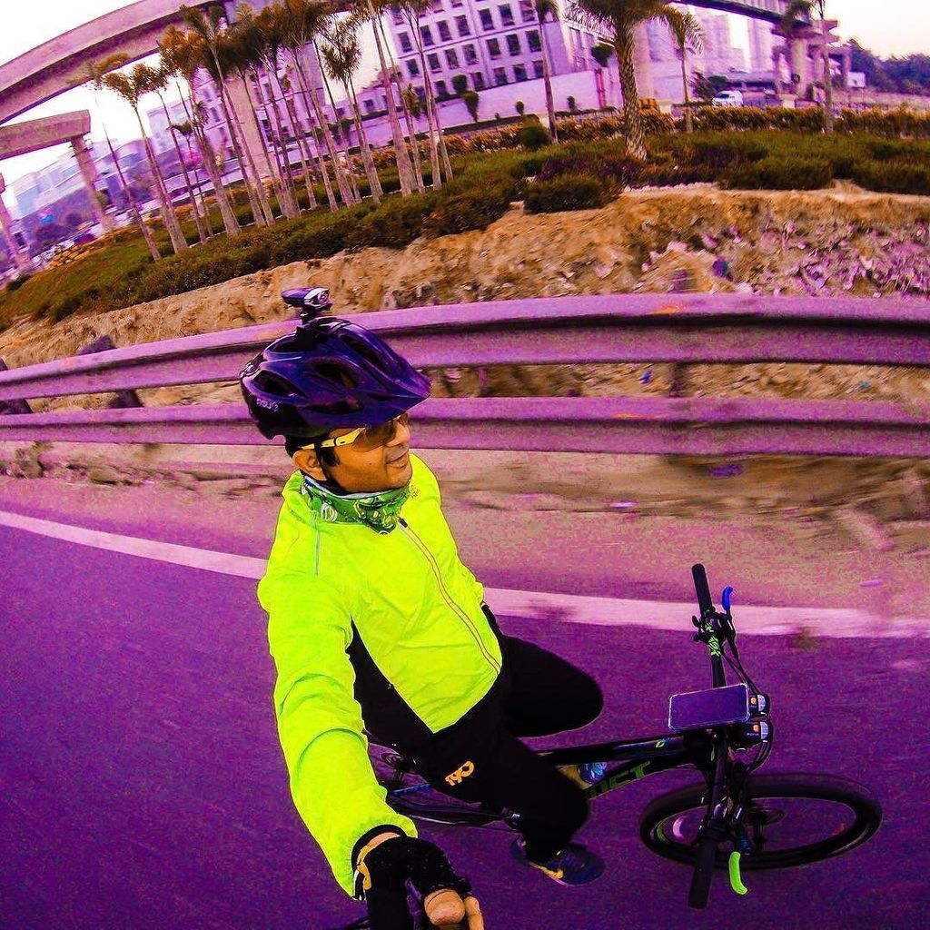 rishikap1977's tweet photo. Colour the Town@Love❤️ #gopro #goprohero5 #ghostindia #speed #selfie #selfietime #cycling … https://t.co/7zqo67Cr0G https://t.co/W5WCGfNxjZ