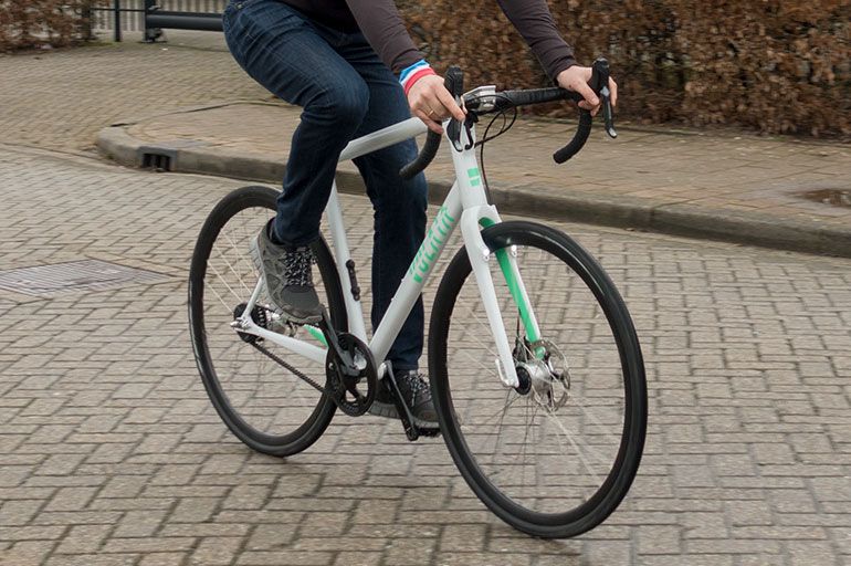 twotoneams's tweet photo. Eerste indruk: Volata Model 1 smart bike https://t.co/sktaeqSece @volatacycles @racefietsblog https://t.co/21sqj3090Y
