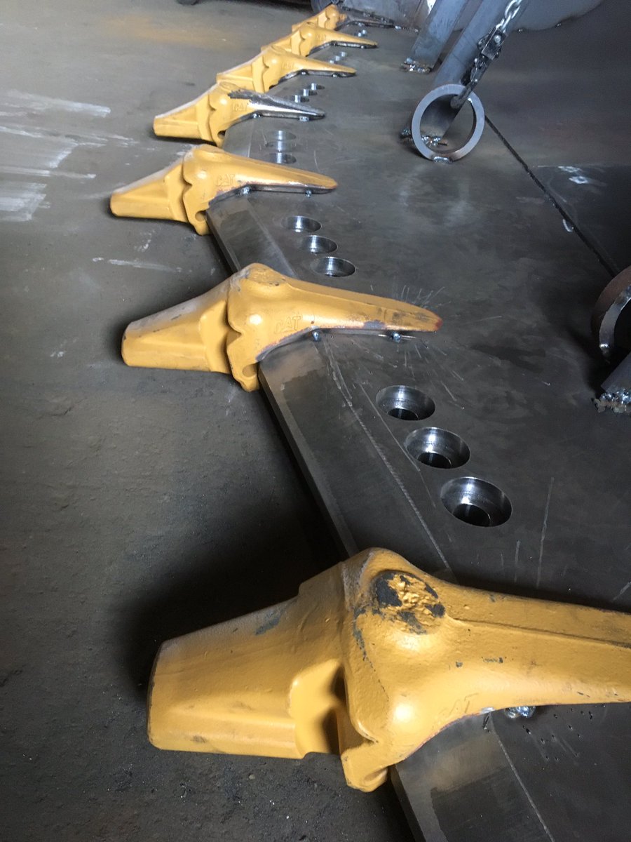 BruninkGroep's tweet photo. Op dit moment in productie grote #laadschopbakken voor #shovels! #buckets #heavyindustry #earthmovement https://t.co/NQO7gaIo6U