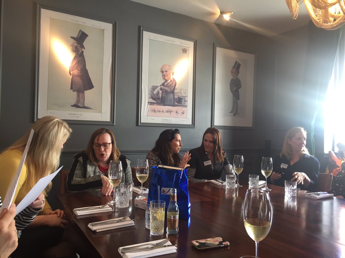 HynesLin's tweet photo. The women surrounded by men on the walls for some reason!! We still run the world #InternationalWomensDay https://t.co/3IICPVDmKK