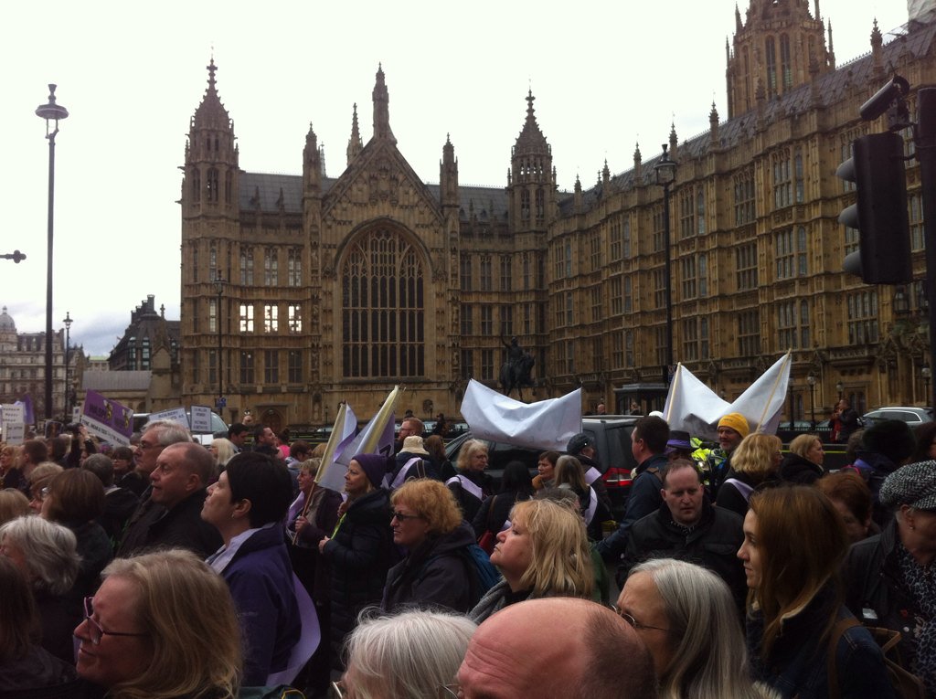 WASPI_Campaign's tweet image. Astonishing scenes outside @HouseofCommons right now as #WASPI women demonstrate about their unjust treatment.