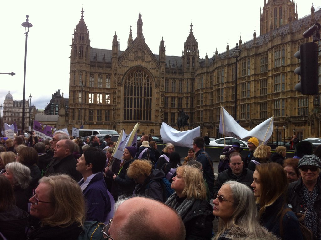 WASPI_Campaign's tweet image. Astonishing scenes outside @HouseofCommons right now as #WASPI women demonstrate about their unjust treatment.