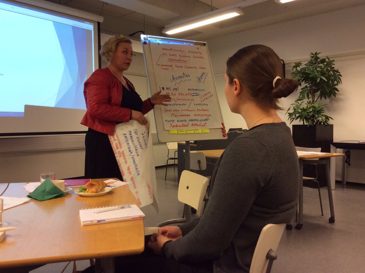 leena_makela's tweet image. Kolmen kärkihankkeen ohjausryhmässä hyvä learning table -työskentely #tykki #mahtava #huippu. Hyvä tulee! @leinonen_mari