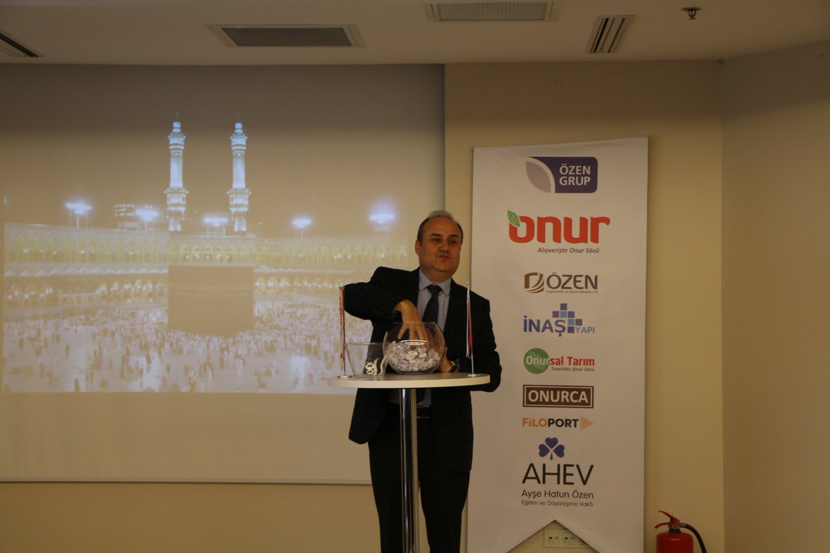 ahevvakif's tweet photo. Sn @ekremozen, @cemalozen ve İcra Kurulu Üyelerimizin katılımıyla bu yıl Umre ziyaretine uğurlayacağımız arkadaşlarımızı belirledik. https://t.co/6jSdrHmT3x
