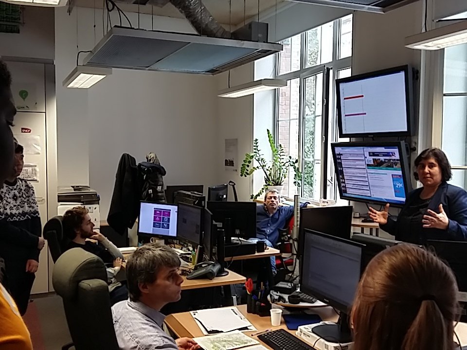 lignesNetU_SNCF's tweet photo. La visite au #PCINFO démarre maintenant pour nos voyageurs VIP! #ClubClient #LiveTweet https://t.co/31BXhfVicz