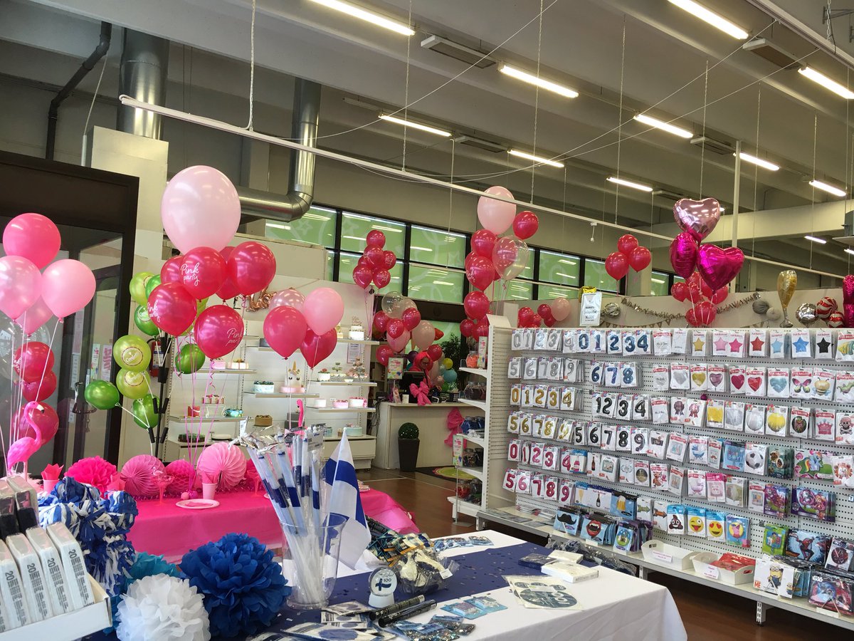 Naistenpäivän kunniaksi Confetissa pink party päivä. Mukana tukemassa roosanauhakeräystä #confettifi #roosanauha #rakkaudestajuhliin