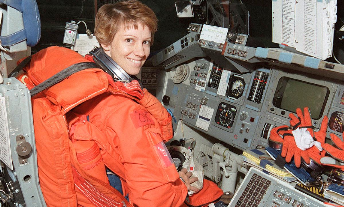 Through the Glass Ceiling to the Stars by Col. Eileen M. Collins USAF Through the Glass Ceiling to the Stars by Col. Eileen M. Collins USAF