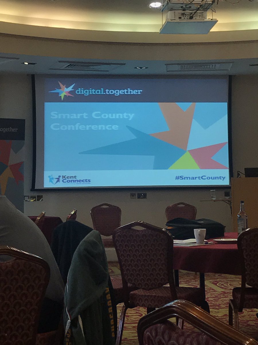 L A U R E N tweet media