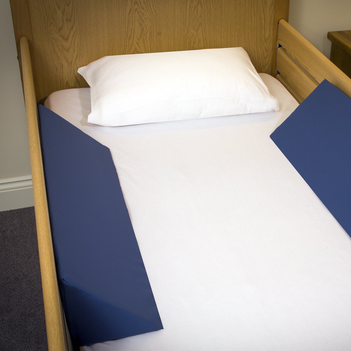 greentrousers_'s tweet photo. The Bed Side Wedges with Connecting Sheet can be used to prevent patients from falling out of bed. Only £59.99

https://t.co/TnucuuWt7t https://t.co/9tsmKZccQZ