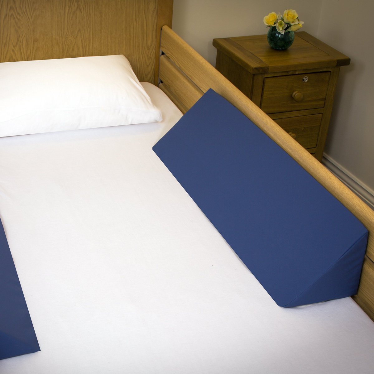 greentrousers_'s tweet photo. The Bed Side Wedges with Connecting Sheet can be used to prevent patients from falling out of bed. Only £59.99

https://t.co/TnucuuWt7t https://t.co/9tsmKZccQZ