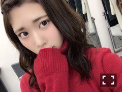 nogizaka46's tweet photo. 【ブログ更新 伊藤純奈】 自撮りする時ななめ見ちゃう癖 https://t.co/pz7jYthYvj https://t.co/qdDMHoVGC9