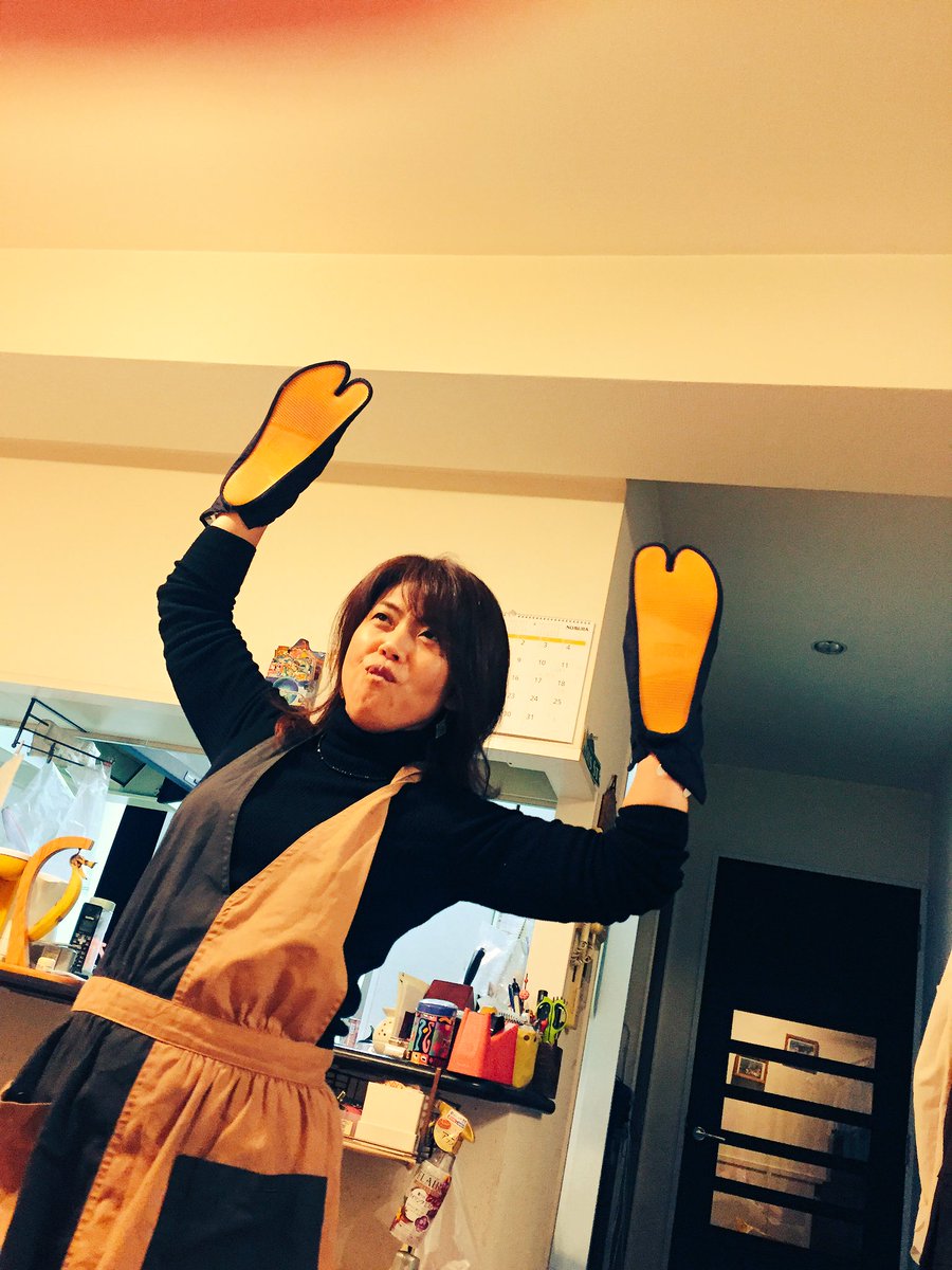 母「わー！足袋でバルタン星人できる〜👐🏼💓ふぉーっふぉっふぉ」