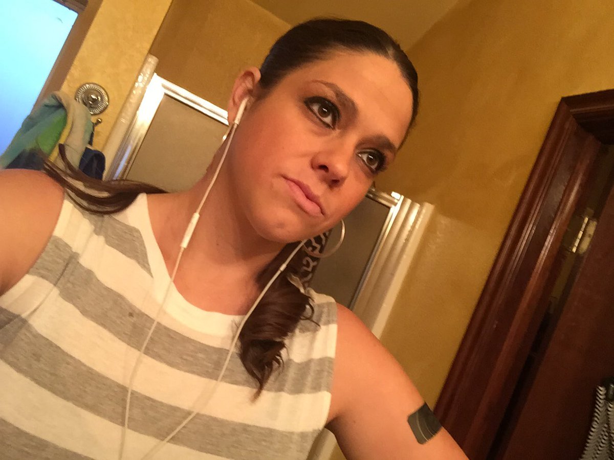 oilfieldchivett's tweet photo. #RiseAndThrive #BitchHeels #CrushTheDay https://t.co/uLv9P0lDdN #BlackLabelDFT #BozzSquad #strongisbeautiful #beautifulBadass https://t.co/P6ecAHQdTX