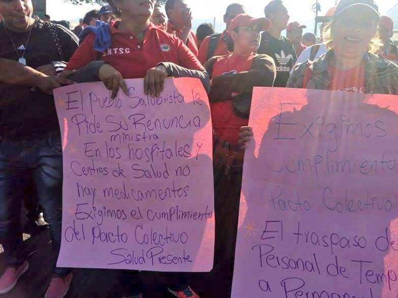 PampichiNews's tweet photo. @TN23NOTICIAS salubristas bloquean ambas vías en km.37 ruta al pacifico #Palin #Escuintla @prensa_libre @EmisorasUnidas @Publinews_GT https://t.co/qByb5cAnfG